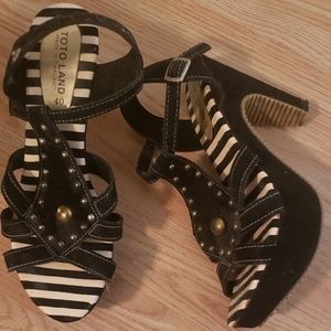 Platform strappy heels